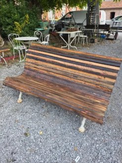 Banc de jardin en fonte et lattes en chêne