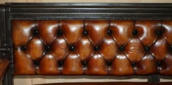Banc de pub victorien Chesterfield en cuir restauré