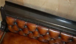 Banc de pub victorien Chesterfield en cuir restauré