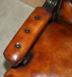 Banc de pub victorien Chesterfield en cuir restauré