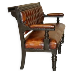 Banc de pub victorien Chesterfield en cuir restauré