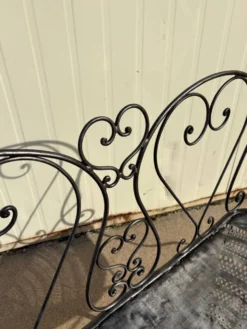 Banquette de jardin en fer forgé