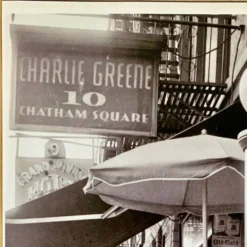 Barber Shop – Chinatown NYC 1956 Une scène vintage, brute et authentique.