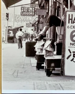 Barber Shop – Chinatown NYC 1956 Une scène vintage, brute et authentique.