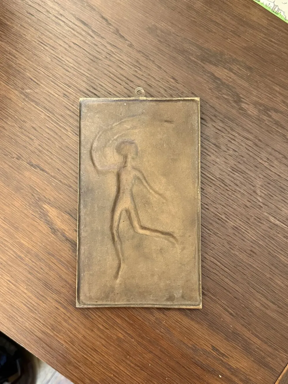 Bas-relief en bronze de David Jahrl