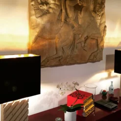 Bas relief en plattre