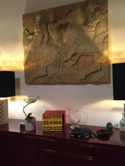 Bas relief en plattre