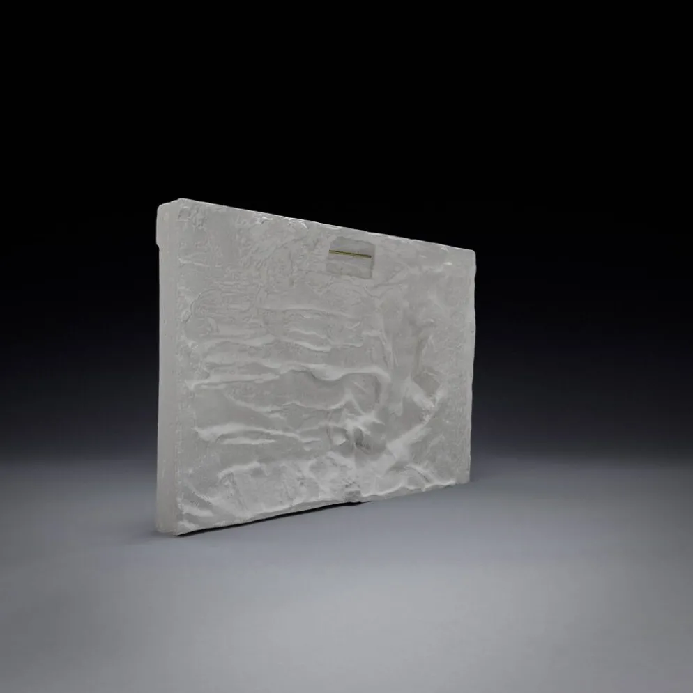 Bas-relief en plâtre – Divinité bélier de l'Égypte antique