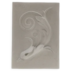 Bas-relief en plâtre d'une feuille d'acanthe.