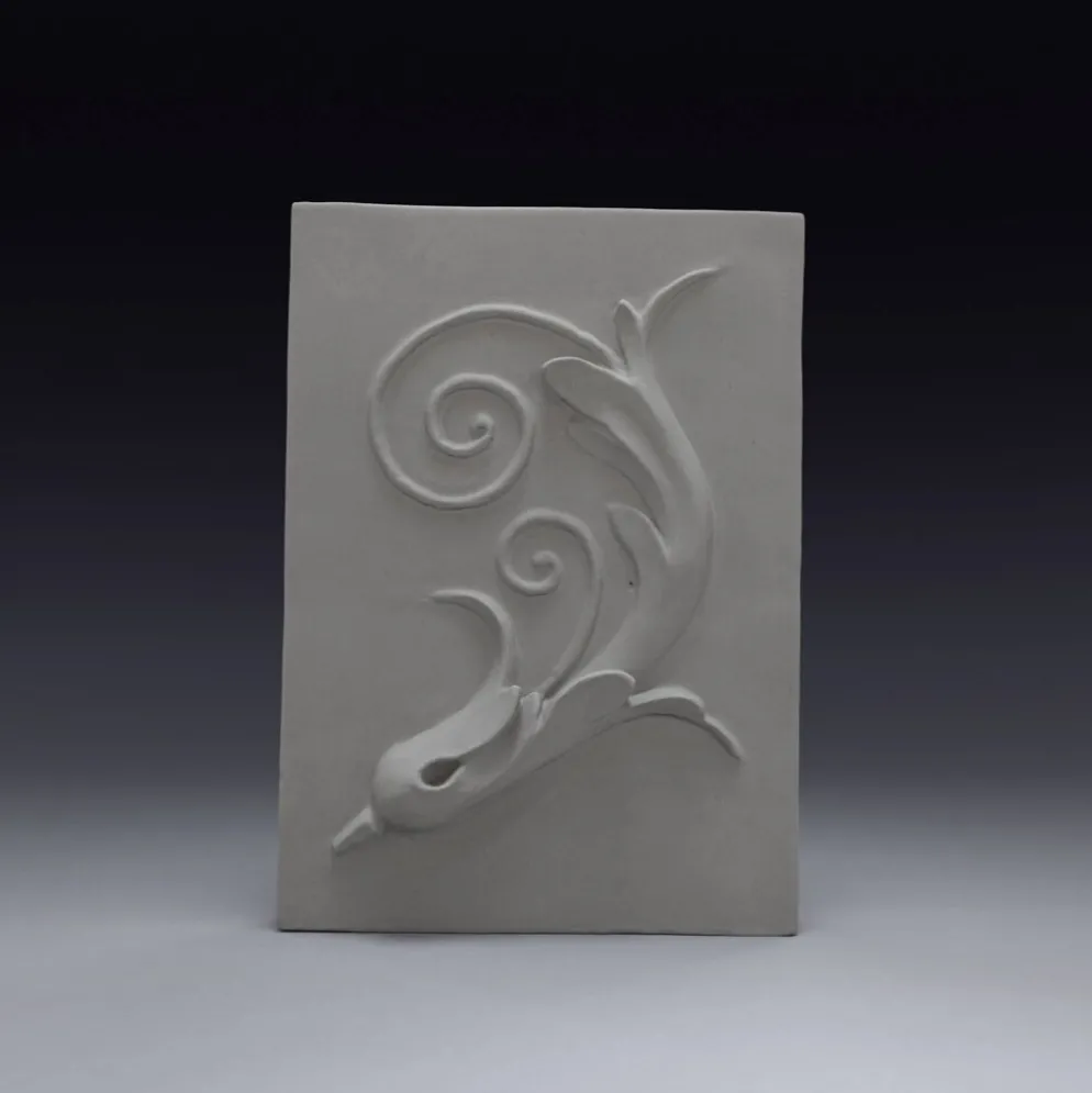 Bas-relief en plâtre d'une feuille d'acanthe.