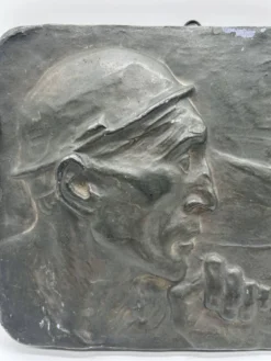 Bas-relief en plâtre