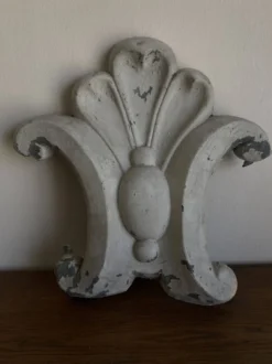 Bas relief feuille d'acanthe néo classique 19e
