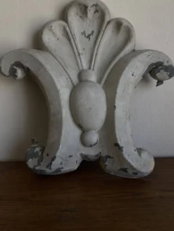 Bas relief feuille d'acanthe néo classique 19e