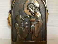 Bas relief la communion objet religieux