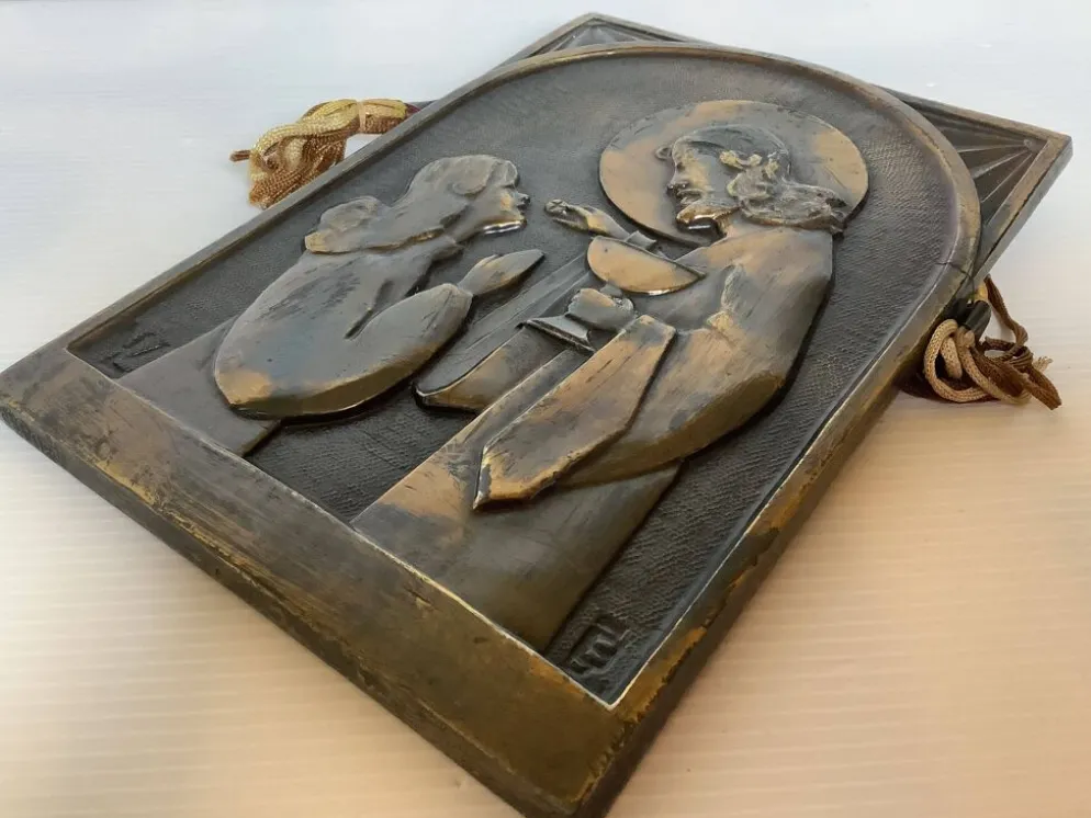 Bas relief la communion objet religieux