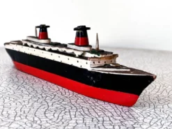 Bateau paquebot France en bois, jouet ancien