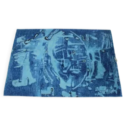 Beau tapis en laine au design abstrait fait main dans le style de Kybal, années 1960.