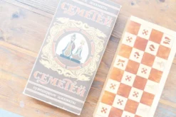 Beech wood chess board, new, with pieces in original box