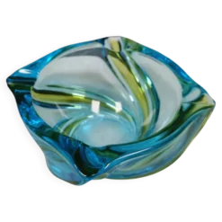 Bel cendrier en verre multicolore. On devine l'Italie, années 1980.