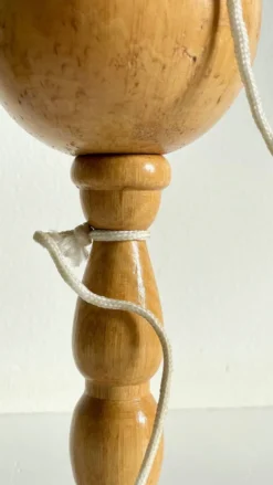 Bilboquet vintage en bois massif