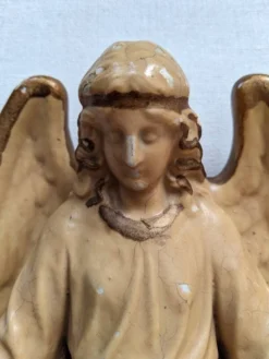 Bénitier céramique ange ailé antique objet religieux décoration campagne