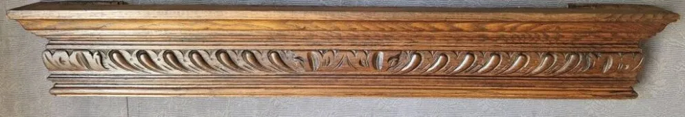 Boiserie fronton relief sculpté ornementation XIXe