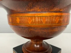 Bol Grand Tour avec piédestal en hêtre veiné, incrustations, Angleterre, 19e siècle