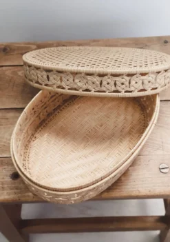 Boîte, coffret en rotin tressé vintage
