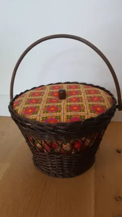 Boîte à couture travailleuse panier vintage 1970