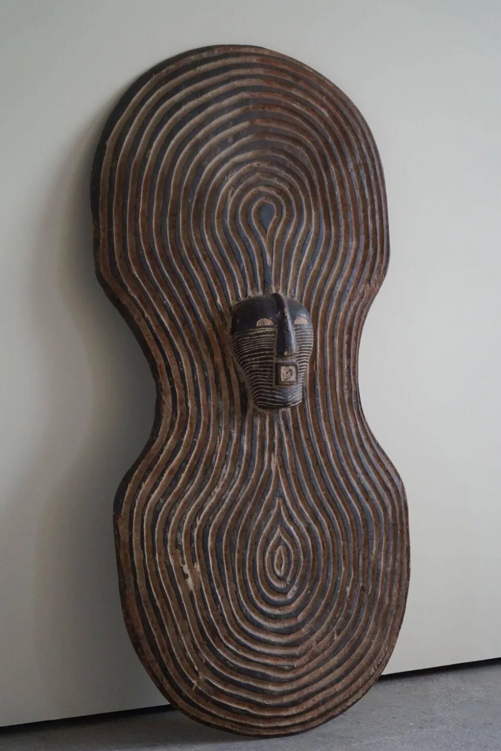 Bouclier africain vintage, art mural tribal, SONGYE SHIELD, Congo, milieu du 20e siècle