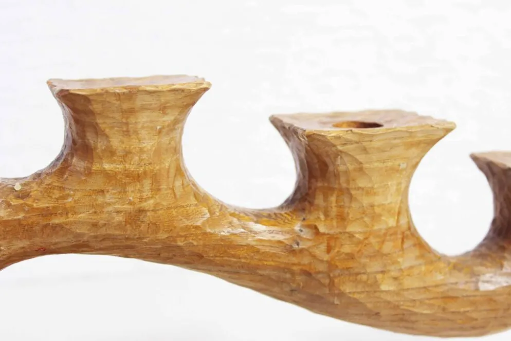 Bougeoir anthroposophique en bois sculpté
