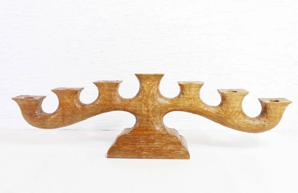 Bougeoir anthroposophique en bois sculpté