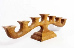 Bougeoir anthroposophique en bois sculpté
