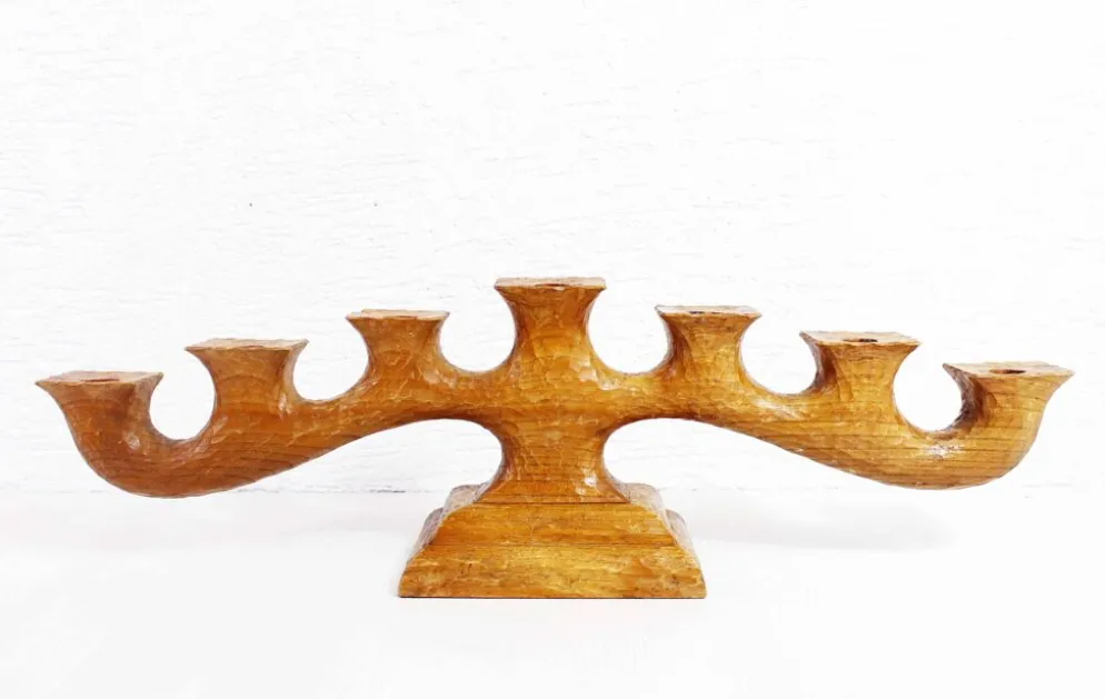 Bougeoir anthroposophique en bois sculpté