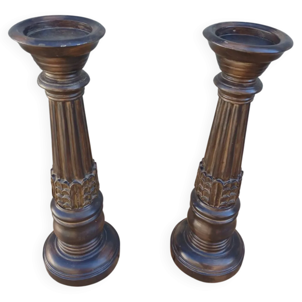 2 bougeoirs en bois sculpté