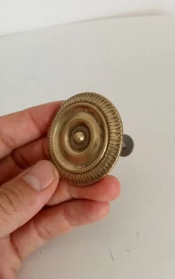 Bouton de meuble ancien Empire en bronze XIXeme