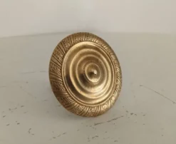 Bouton de meubles Empire en laiton doré XIXeme