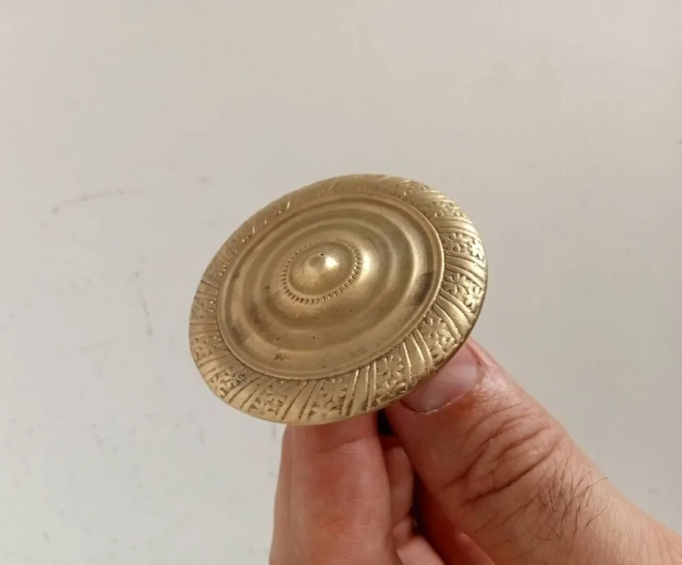 Bouton de meubles Empire en laiton doré XIXeme