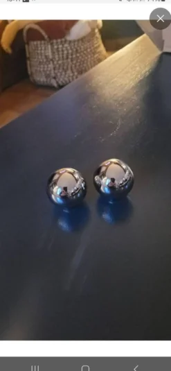 2 boutons de meuble en laiton chromé