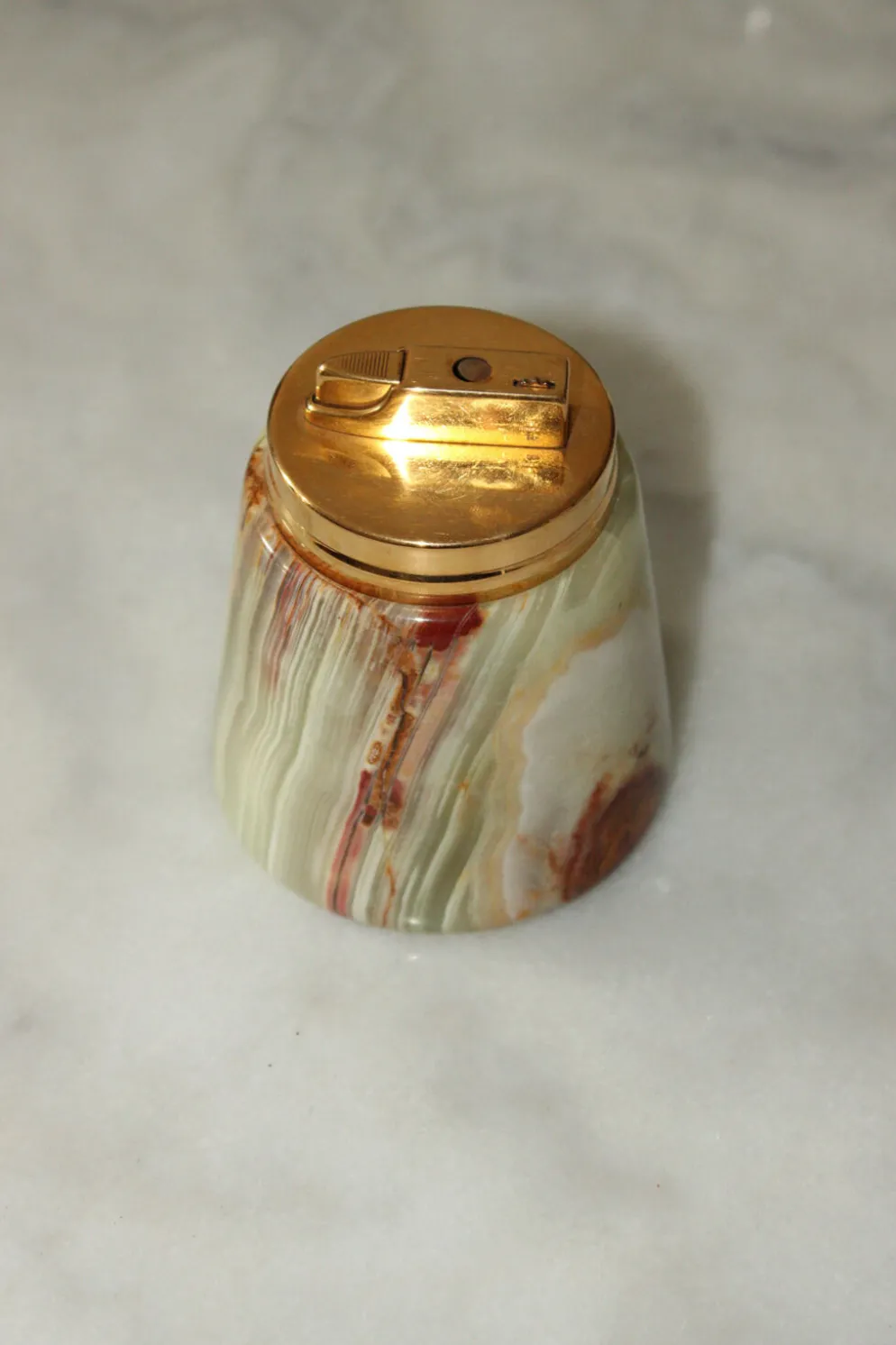 Briquet de table en onyx et laiton