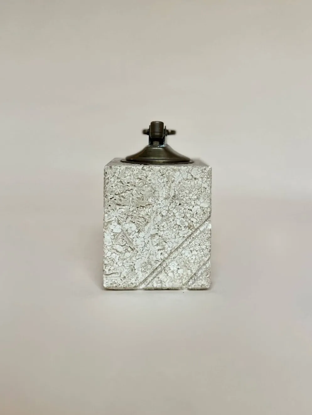 Briquet en travertin Cerri Nestore