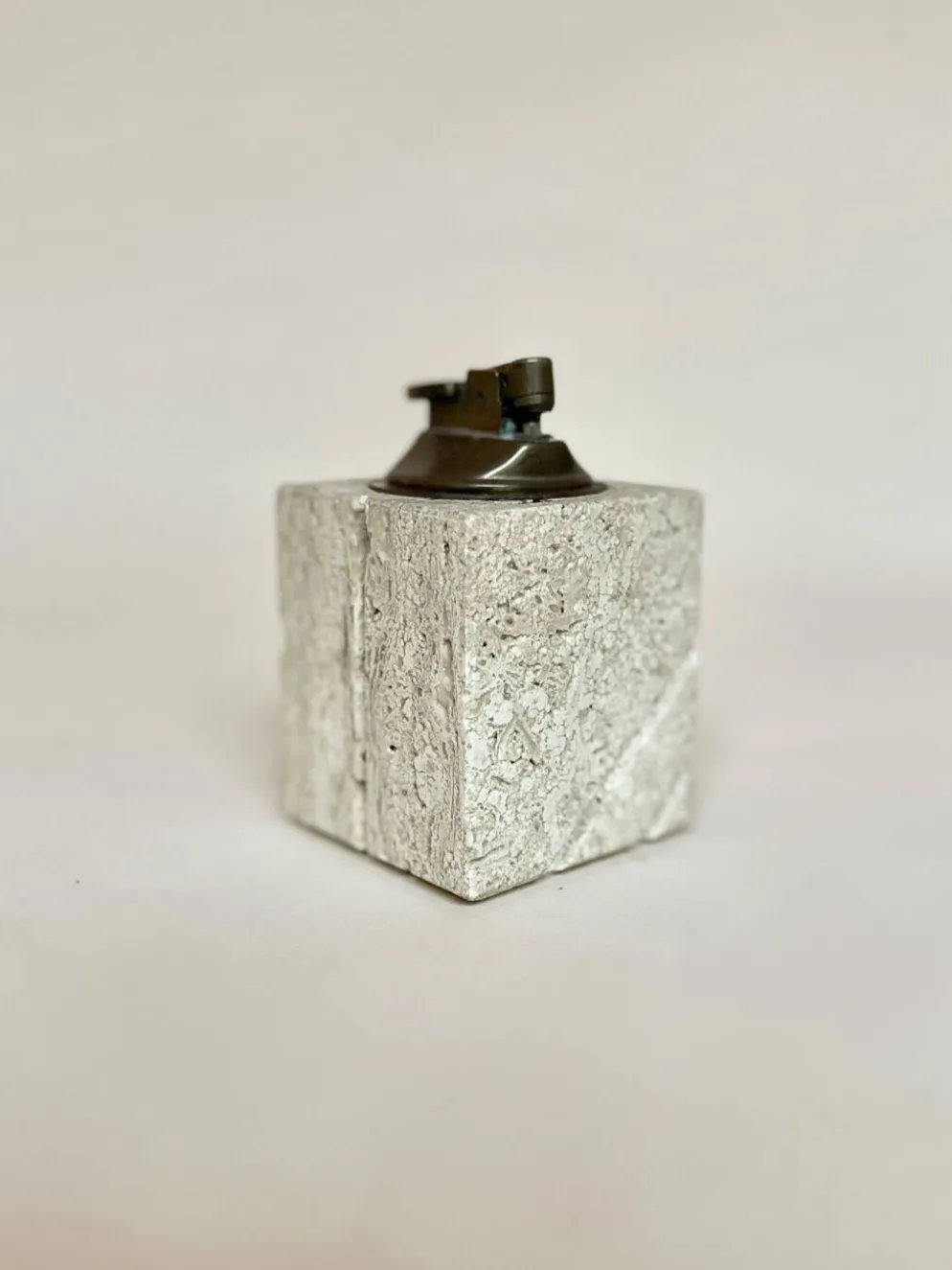 Briquet en travertin Cerri Nestore