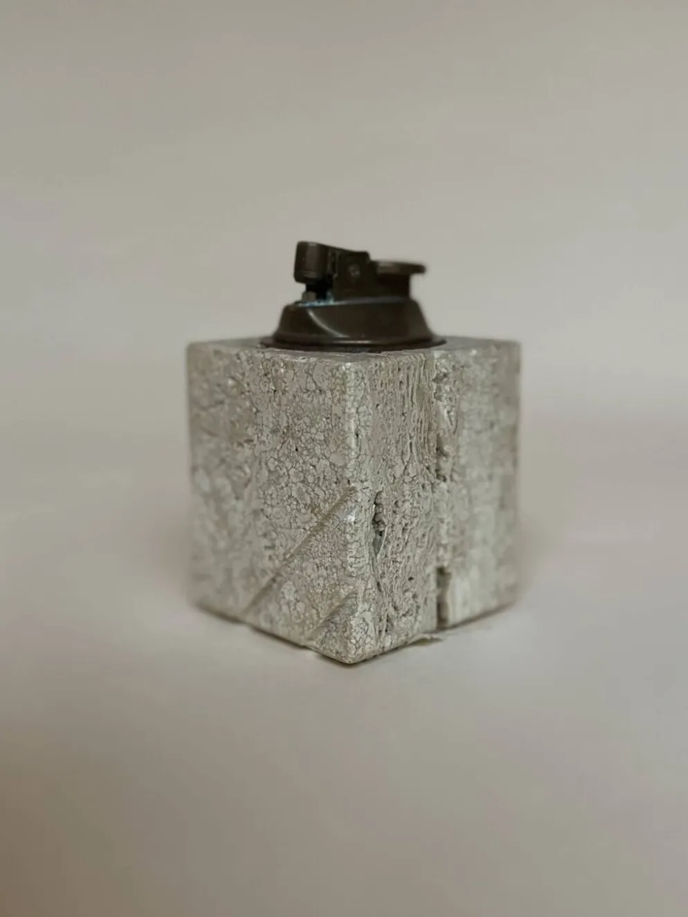 Briquet en travertin Cerri Nestore