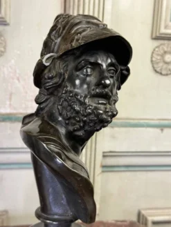 Buste d’Ajax, bronze patine noire sur un socle en marbre noir de Belgique, XIXème siècle