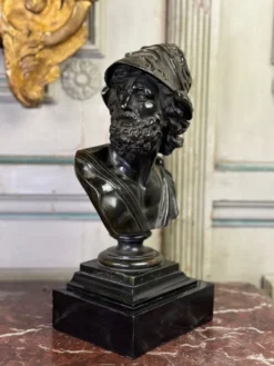 Buste d’Ajax, bronze patine noire sur un socle en marbre noir de Belgique, XIXème siècle