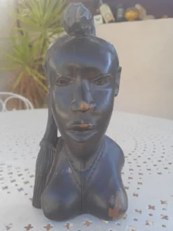 Buste de femme africaine