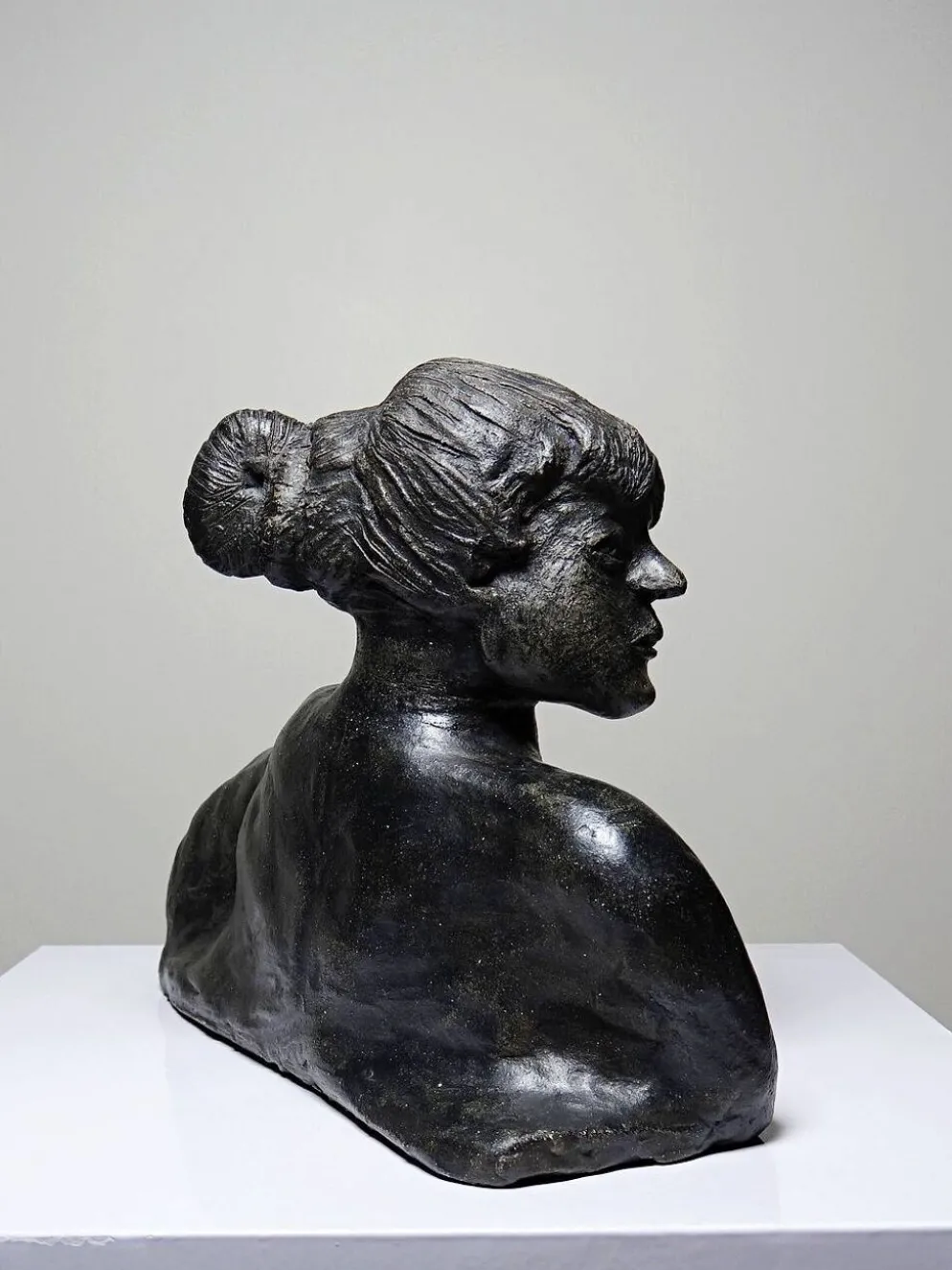 Buste de femme en céramique artisanat d'art, XXe