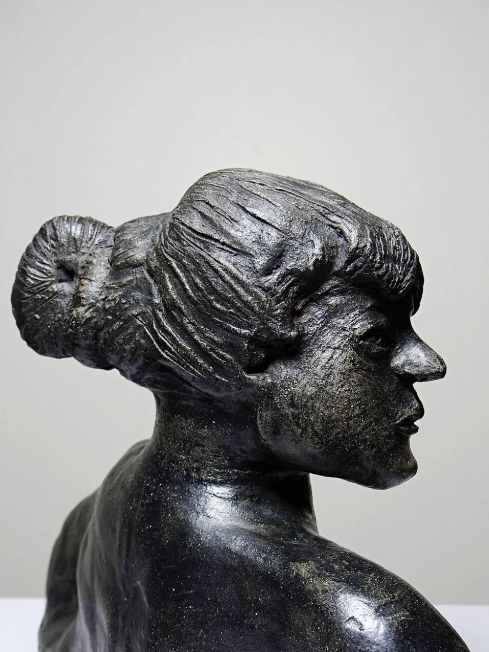 Buste de femme en céramique artisanat d'art, XXe