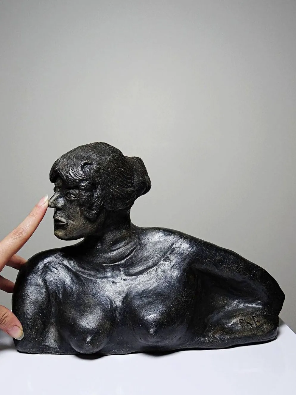 Buste de femme en céramique artisanat d'art, XXe