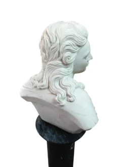 Buste de femme en marbre, 20ème siècle